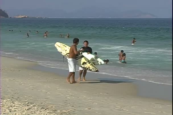 Pláž Copacabana v rio de Janeiru — Stock video