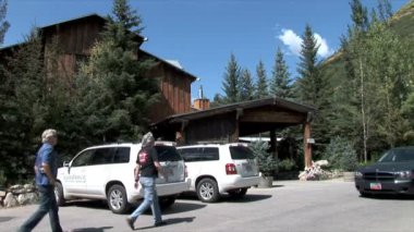 Sundance Lodge insanlarla