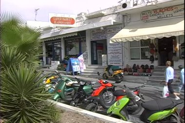 Şehirde otopark scooter