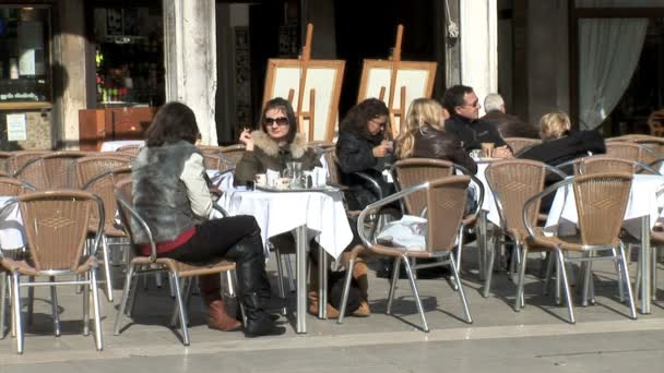 Café na Basílica de São Marcos em Veneza — Vídeo de Stock