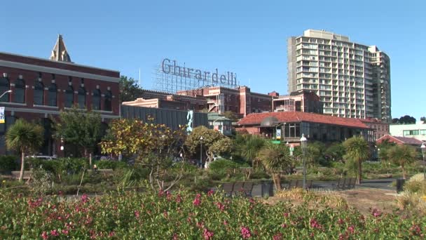 Plaza Ghirardelli en San Francisco — Vídeo de stock