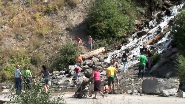 Turistas em Wasatch Canyon — Vídeo de Stock