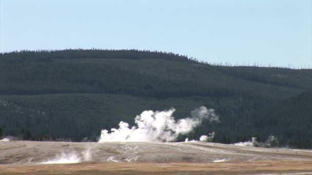 Θερμοπίδακας πεδίο στο εθνικό πάρκο Yellowstone — Αρχείο Βίντεο
