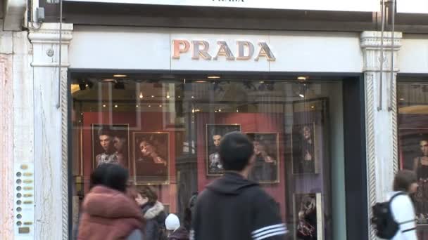 Prada κατάστημα στο Venicce — Αρχείο Βίντεο