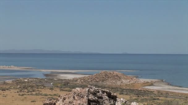 Estrada em Great Salt Lake — Vídeo de Stock