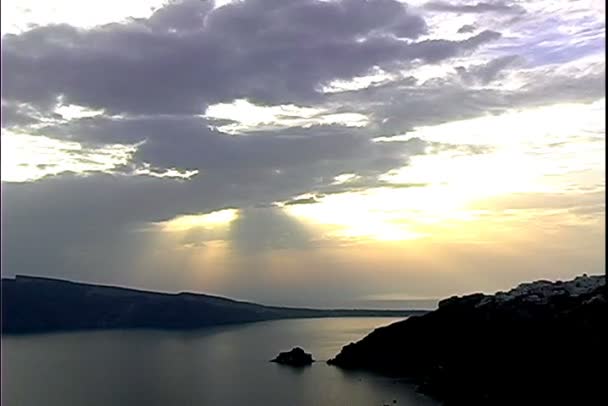 Santorini caldera alkonyatkor, Görögország — Stock videók