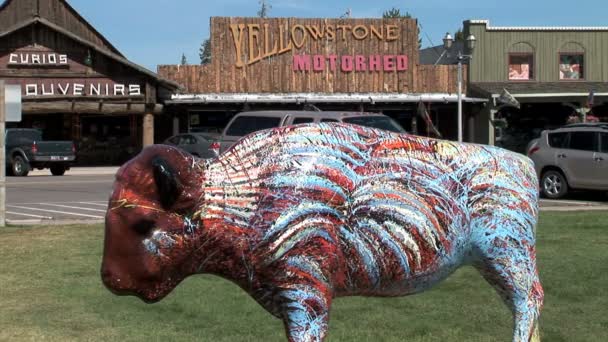 Geschilderde Buffalo standbeeld — Stockvideo