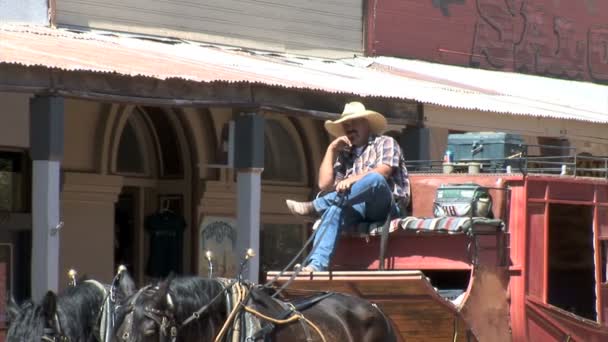 Tombstone Street com Stagecoach — Vídeo de Stock