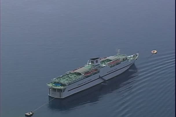 Ship in Fira city Port — Stock Video