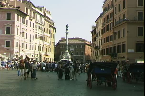 游客走在罗马城 免版税图库视频