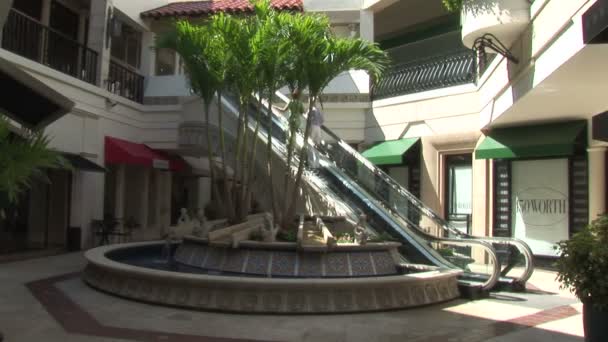 Esplanade fontány a eskalátor — Stock video