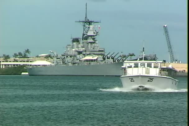 Militärschiff auf Hawaii — Stockvideo