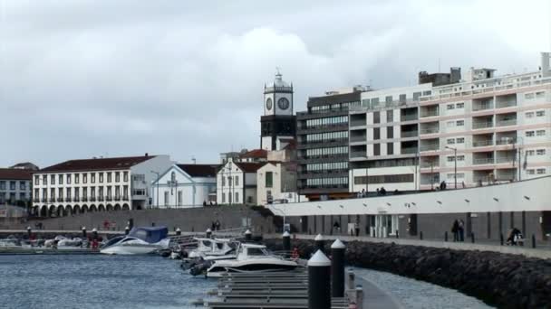 Marina a Porta Delgada città — Video Stock