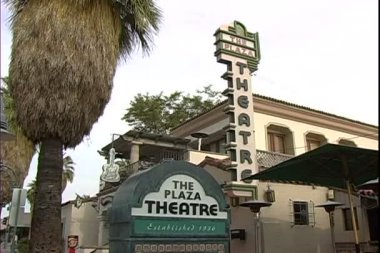 Palm Springs ayetlerine Plaza sinema