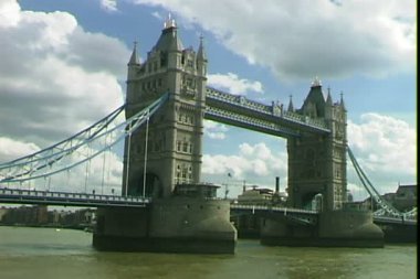 Londra 'daki kule köprüsü