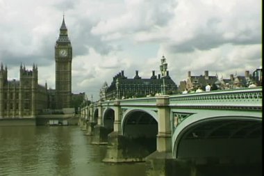 Londra 'daki Westminster Köprüsü