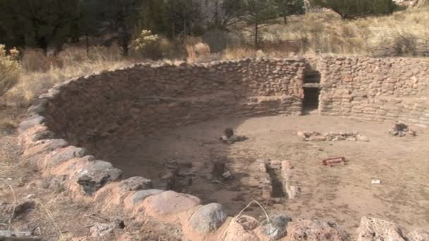 Anasazi byn ruinerna i New Mexico — Stockvideo