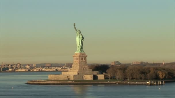 Freiheitsstatue in New York City — Stockvideo