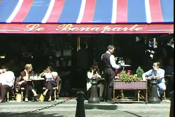 Le Bonaparte restaurant in Paris — Stockvideo