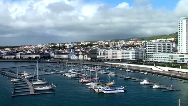 Марина в городе Порта-Делгада — стоковое видео