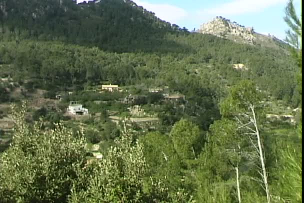Vista de Hillside con Villas en España — Vídeo de stock