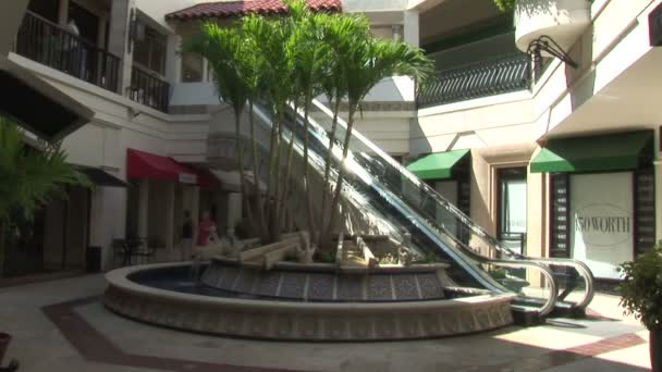 Esplanade fontány a eskalátor — Stock video