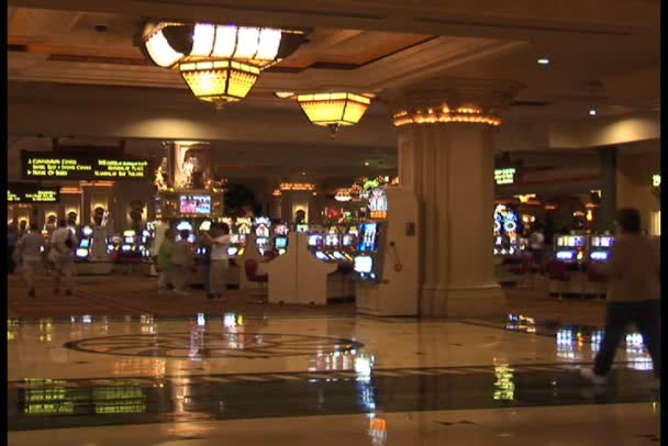 Wynn casino mit menschen in las vegas — Stockvideo