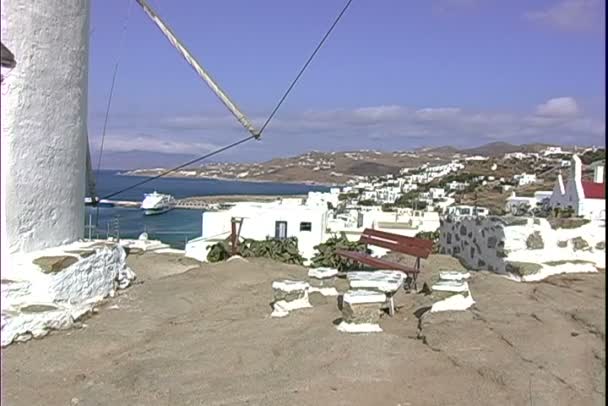 Molino de viento en Mykonos ciudad — Vídeos de Stock