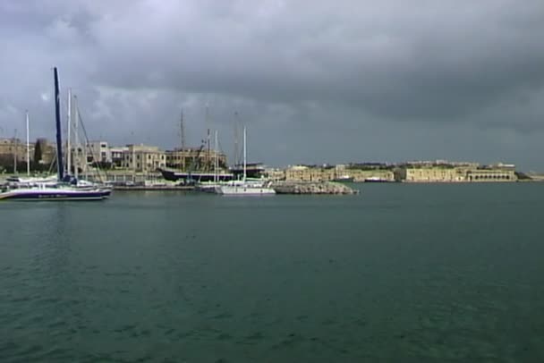 Marina in Valetta stad — Stockvideo