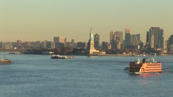 Vrijheidsbeeld in New York City — Stockvideo