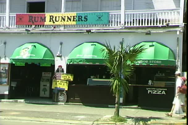 Barra de rum Runners — Vídeo de Stock