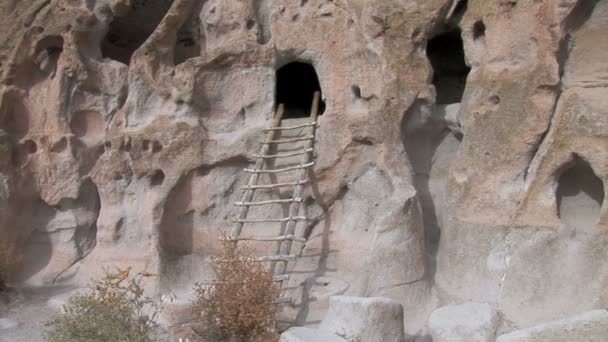 Moradias na caverna de Anasazi — Vídeo de Stock