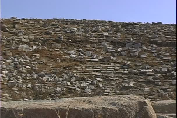 Ruinas del Teatro Delos en Grecia — Vídeo de stock