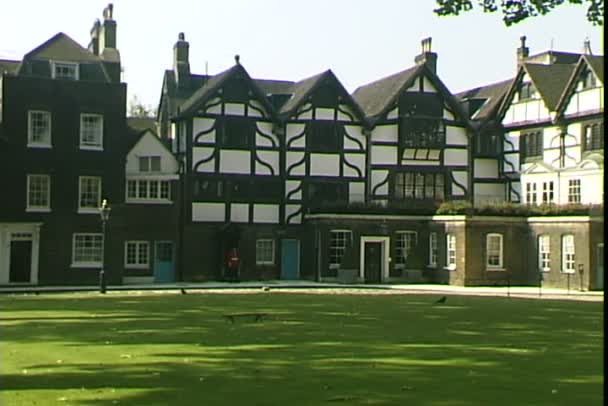 A londoni Tower Apartments — Stock videók