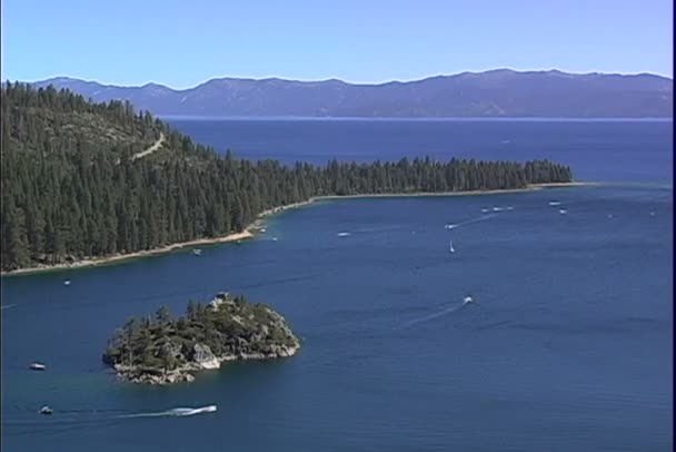 Emerald Bay på Lake Tahoe — Stockvideo