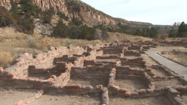 Ruiny wioski Anasazi w Nowym Meksyku — Wideo stockowe