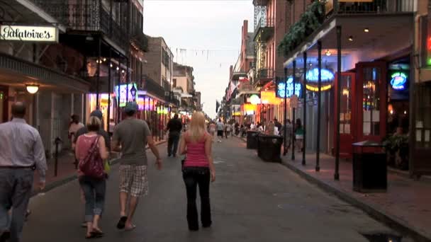 Bourbon street v new orleans — Stock video