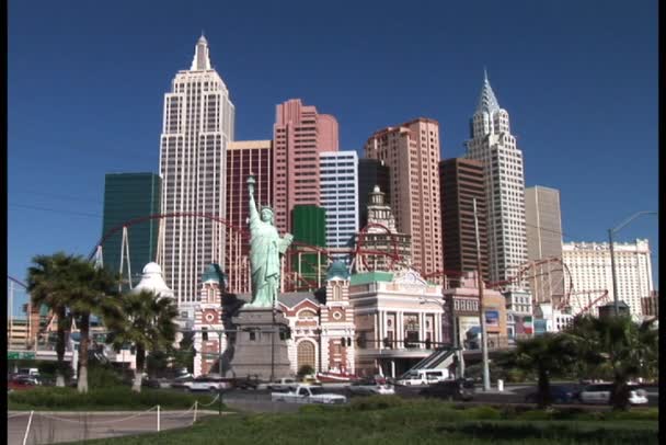New York Hotel v Las Vegas — Stock video