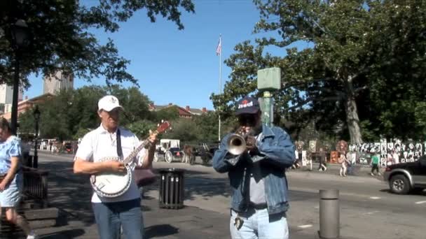 Músicos callejeros en Nueva Orleans — Vídeo de stock