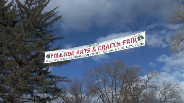 Taos Arts & Handwerk Messe Banner — Stockvideo