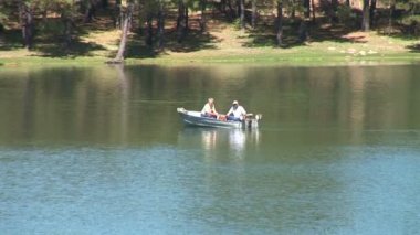 Balıkçıların Gölü küçük tekne