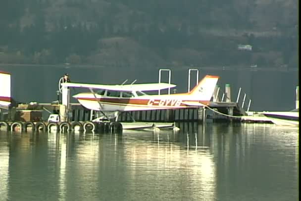 Pontoon Plane di danau Kanada — Stok Video