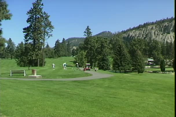 Golfbanen in Kelowna — Stockvideo