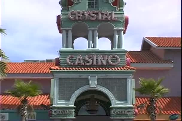 Kristall-Casino auf tropischem Urlaubsort — Stockvideo