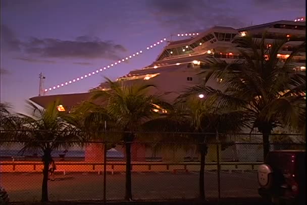 Nave da crociera sull'isola di Aruba — Video Stock