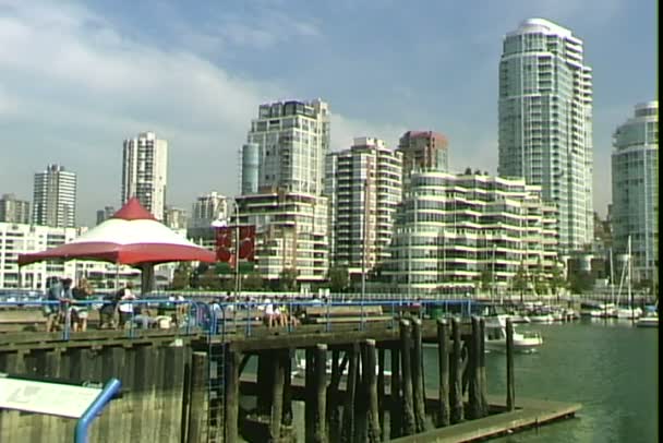 Pier in Vancouver stad — Stockvideo