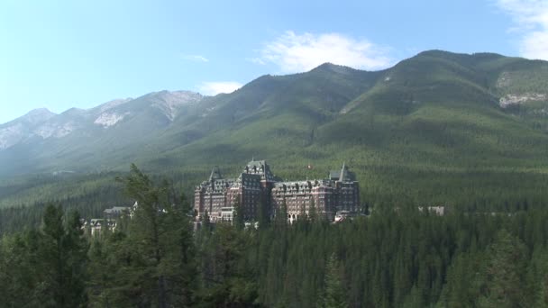 Fairmont Hotel in Banff — Stockvideo