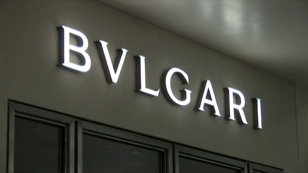 Bvlgari lagrar tecken på Aruba — Stockvideo