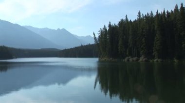 Johnson Gölü Banff Ulusal Parkı'nda