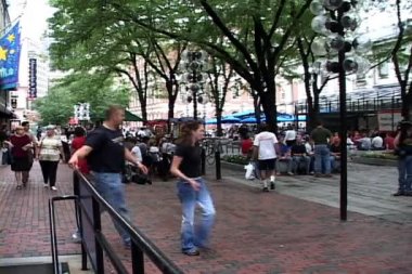 Faneuil Hall Boston insanlarla,